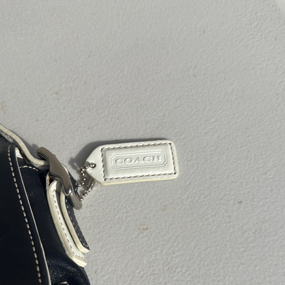 Coach Vintage 2004 Elegant Navy and White Women's Crossbody Bag - Picture 3 of 7